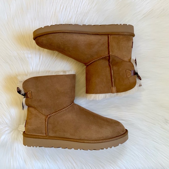 UGG Chestnut Mini Bailey Brooch Boots - Picture 3 of 8